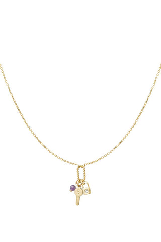 Trendy gouden ketting met paarse steendetail