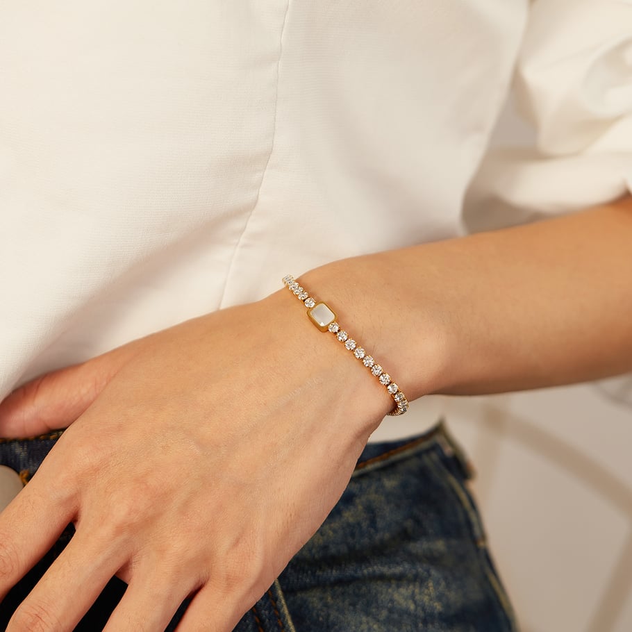 Verstelbare armband met fonkelende zirkonia steentjes

