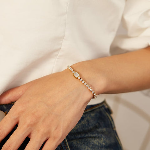 Verstelbare armband met fonkelende zirkonia steentjes

